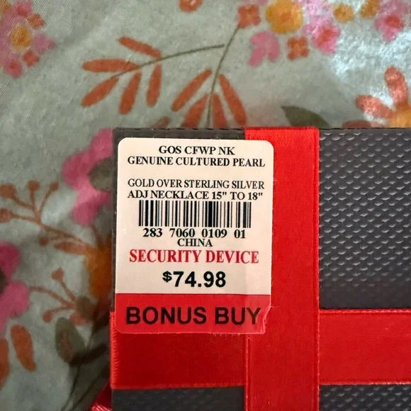 Elegant Gold and Pearl Adjustable Chain Necklace - Picture 4 of 5